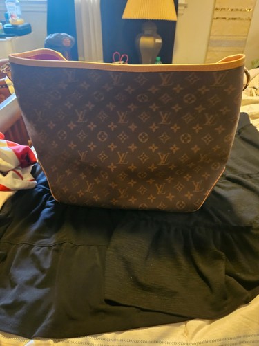 Authentic louis vuitton never - authentic,